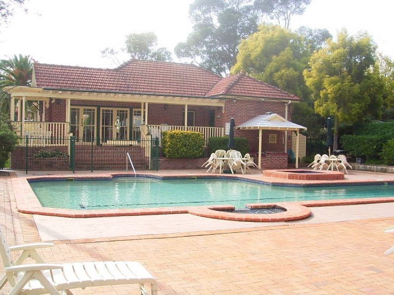 10 Powell Retreat, Westleigh NSW 2120