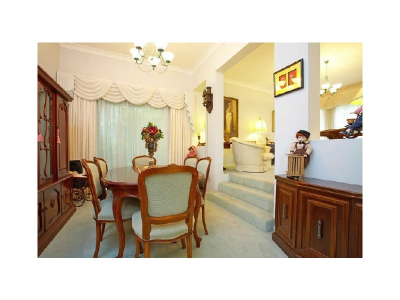 25 Livingstone Way, Thornleigh NSW 2120