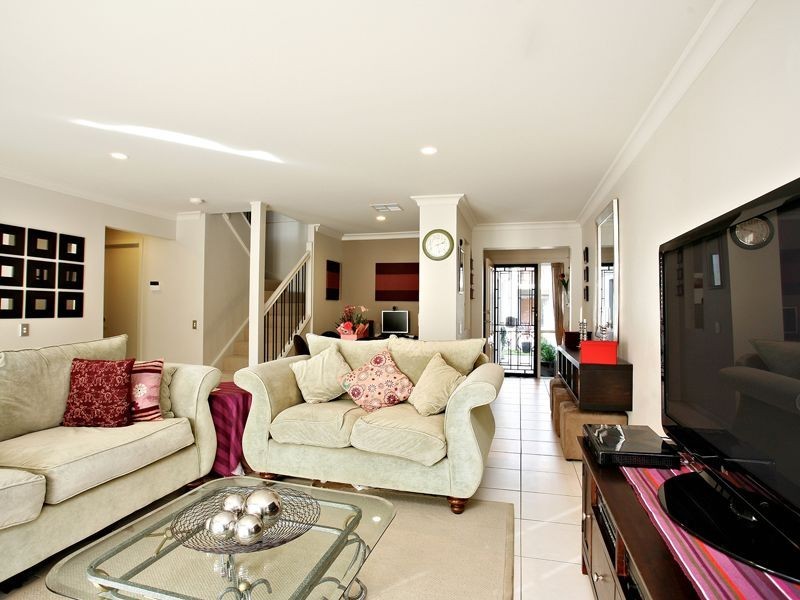 5 Poinsettia Way, Thornleigh NSW 2120