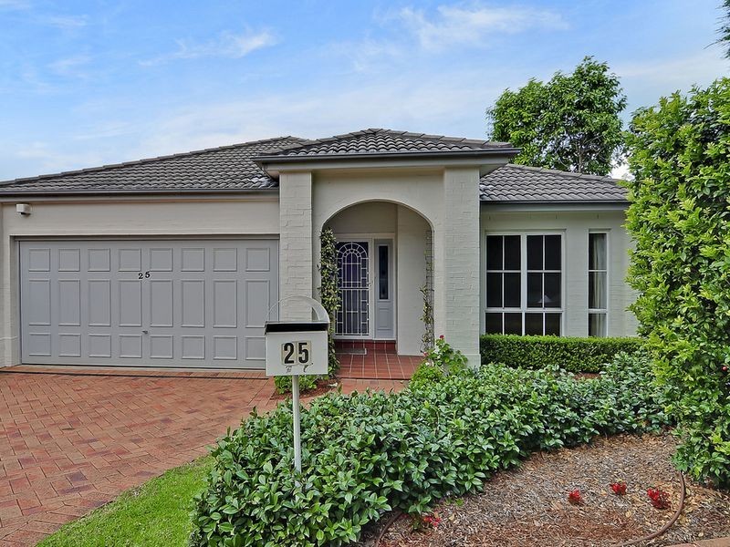 25 Livingstone Way, Thornleigh NSW 2120