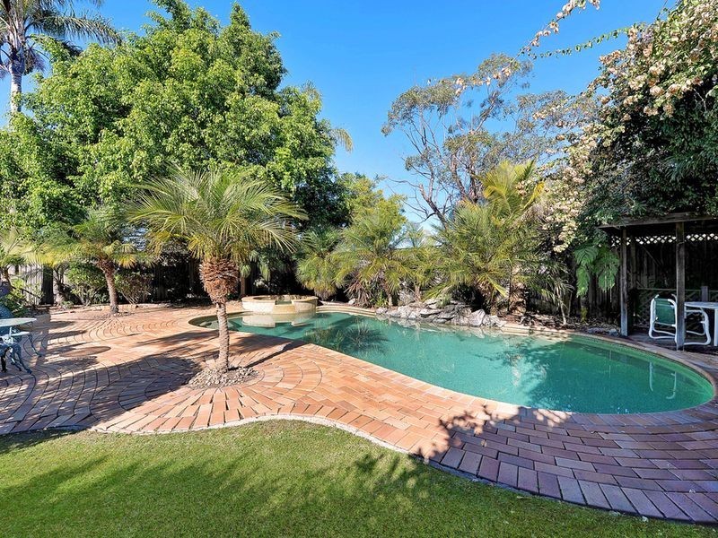 3 Western Crescent, Westleigh NSW 2120