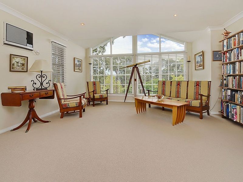 2 Stringybark Close, Westleigh NSW 2120