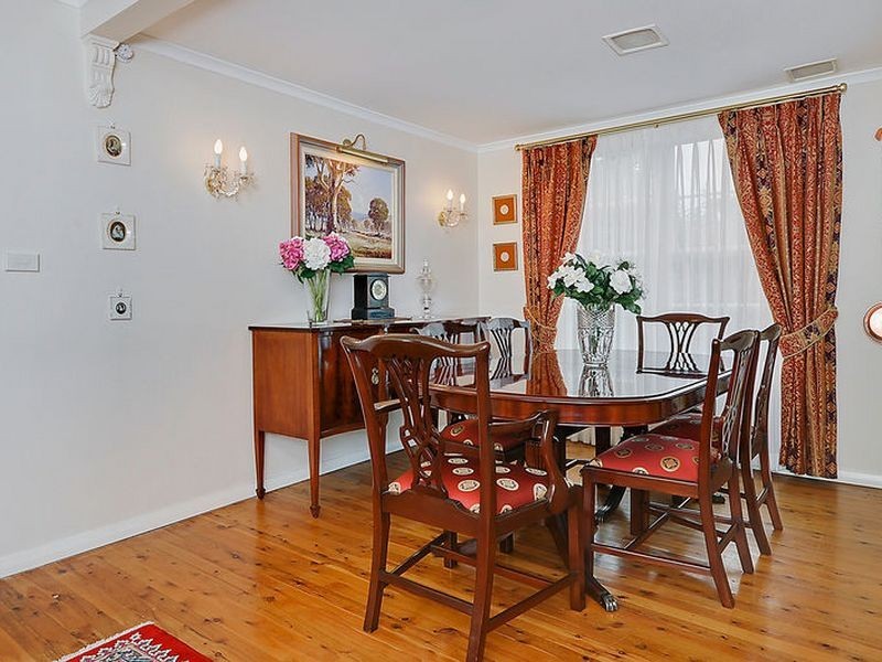 2 Stringybark Close, Westleigh NSW 2120