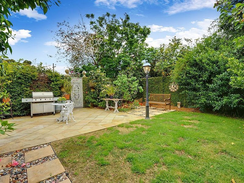 2 Stringybark Close, Westleigh NSW 2120