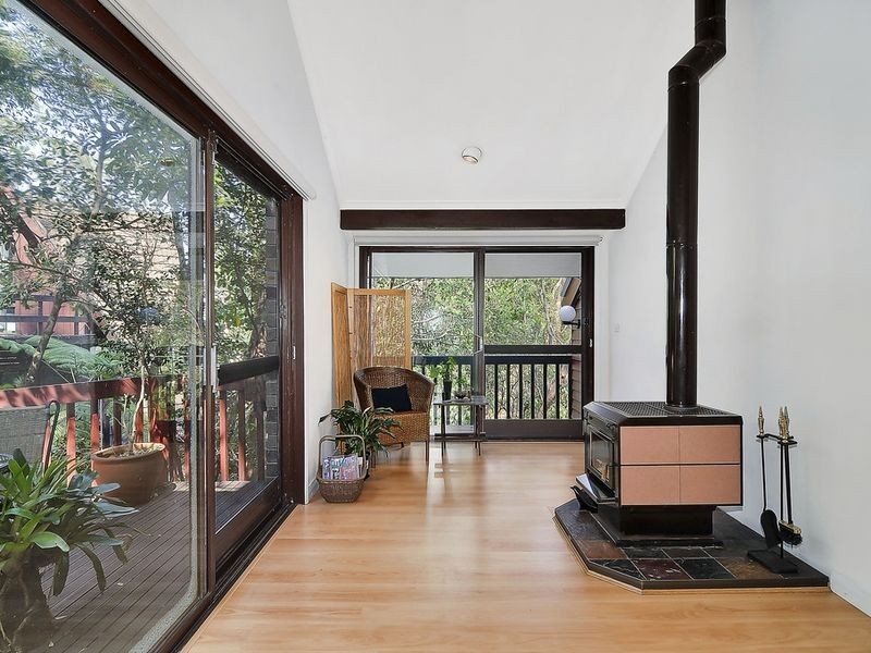 6 Crestwood Avenue, Thornleigh NSW 2120