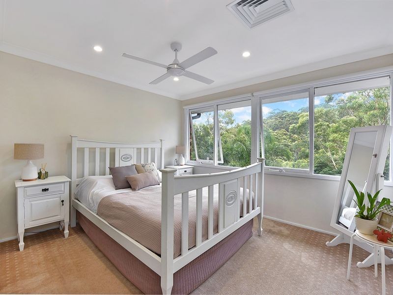 18 Crestwood Avenue, Thornleigh NSW 2120