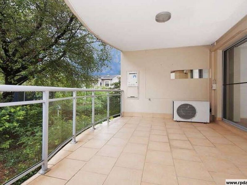 18/8 Shackel Ave, Brookvale NSW 2100