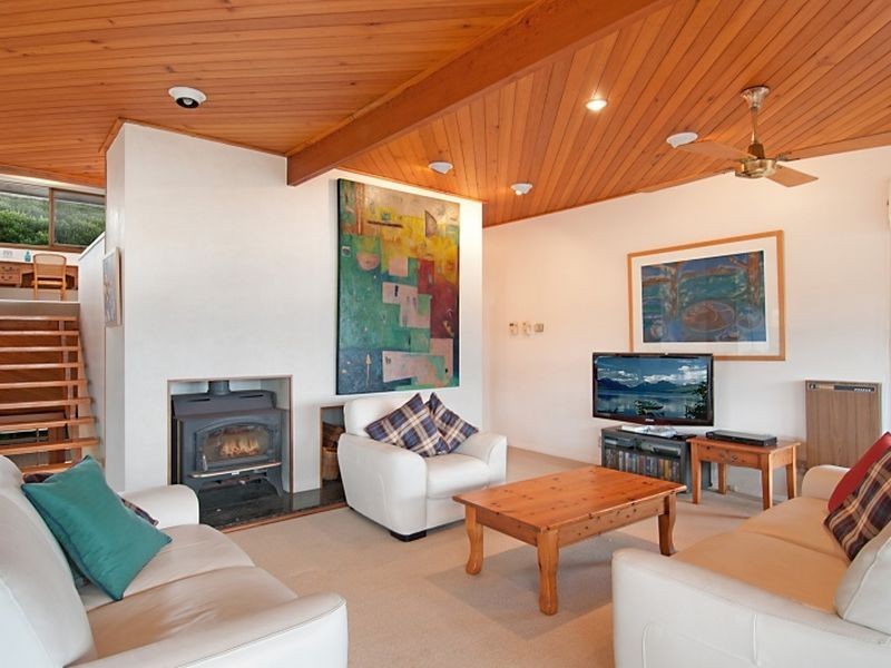 20 Bareena Avenue, North Avoca NSW 2260