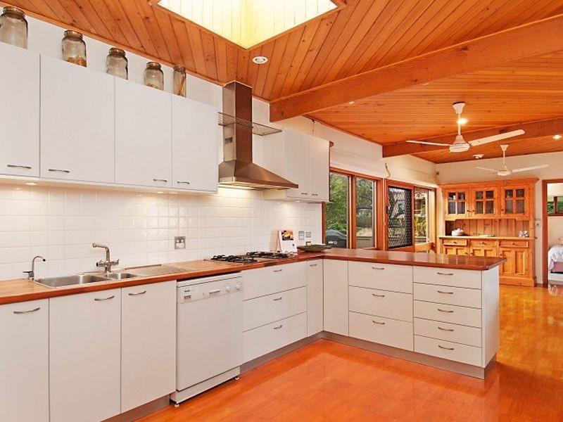 20 Bareena Avenue, North Avoca NSW 2260