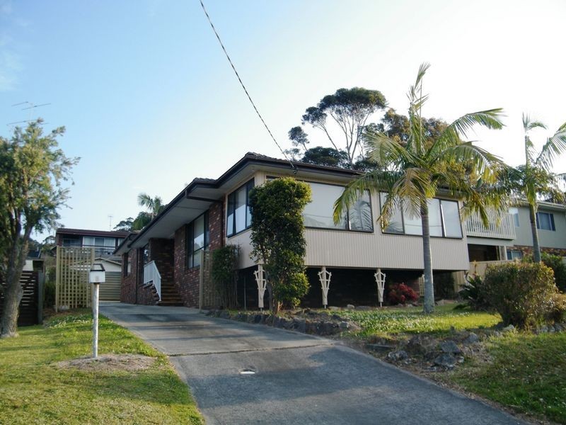 4 Rays Road, Bateau Bay NSW 2261