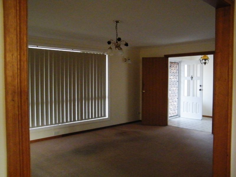 4 Rays Road, Bateau Bay NSW 2261