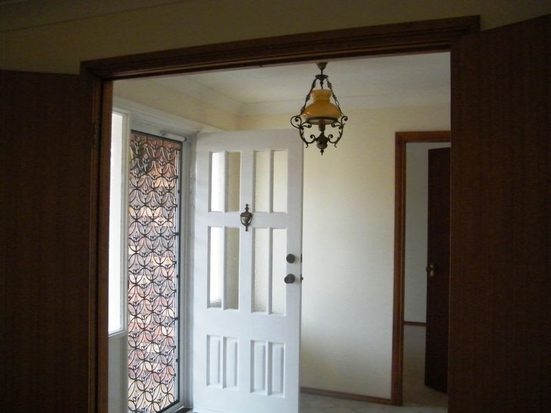 4 Rays Road, Bateau Bay NSW 2261