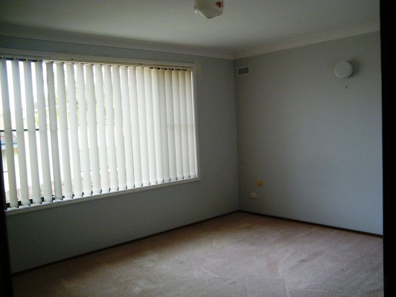 4 Rays Road, Bateau Bay NSW 2261