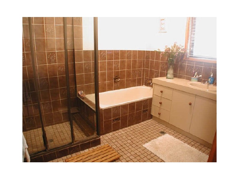 2 Cabbage Tree  Road, Avoca Beach NSW 2251