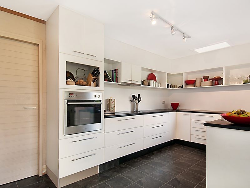 9 Birrerik Road, Wamberal NSW 2260