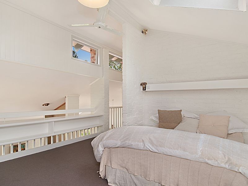 9 Birrerik Road, Wamberal NSW 2260