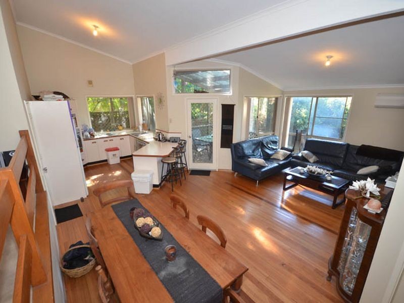 2/227 The Round Drive, Avoca Beach NSW 2251