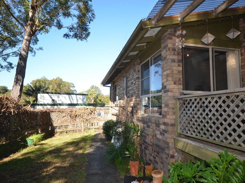 2/227 The Round Drive, Avoca Beach NSW 2251