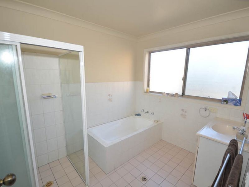 2/227 The Round Drive, Avoca Beach NSW 2251