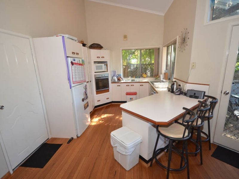 2/227 The Round Drive, Avoca Beach NSW 2251