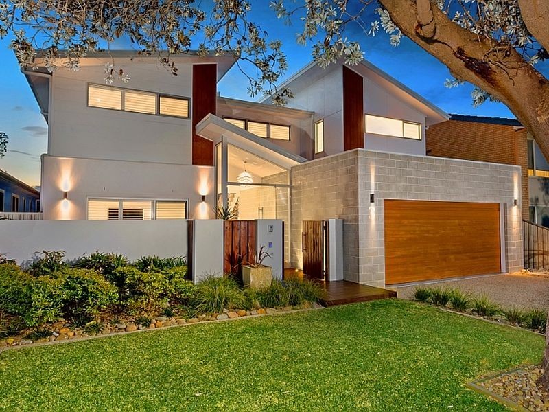 3 North Avoca Pde, North Avoca NSW 2260