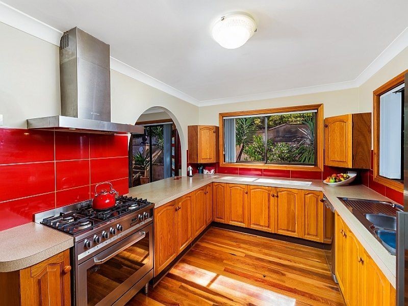 8 Walder Crescent, Avoca Beach NSW 2251