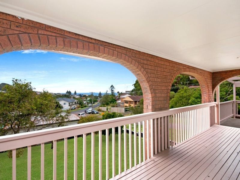 2A Fiesta Cres, Copacabana NSW 2251