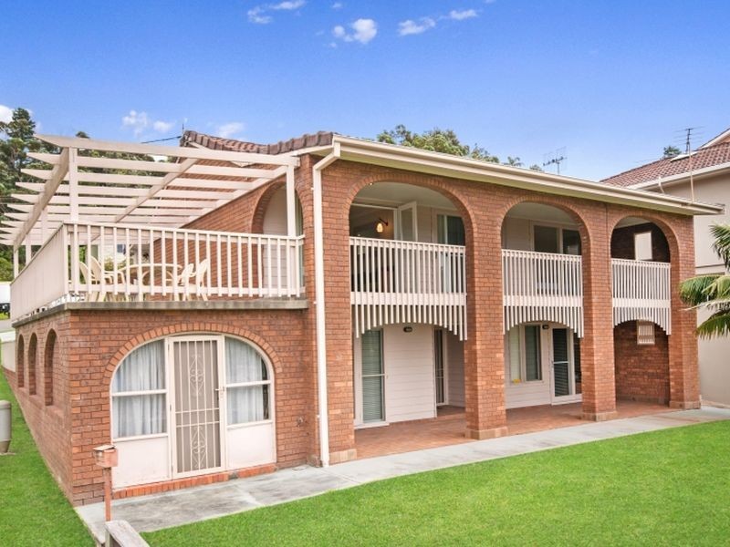 2A Fiesta Cres, Copacabana NSW 2251