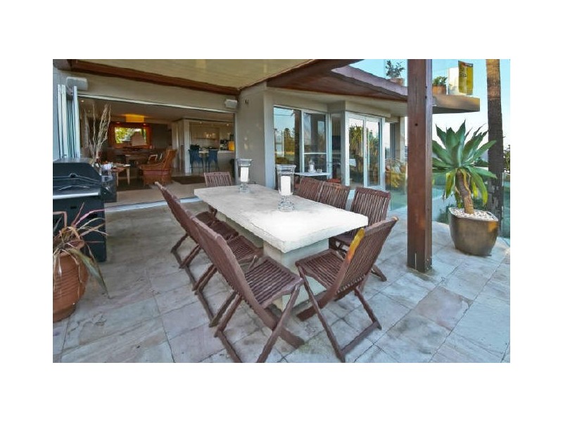 Unit 2/15-17 Painters Lane, Terrigal NSW 2260