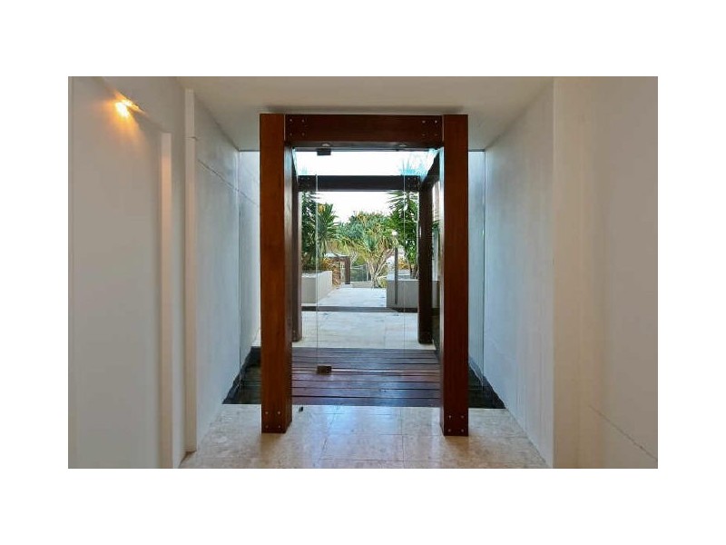 Unit 2/15-17 Painters Lane, Terrigal NSW 2260