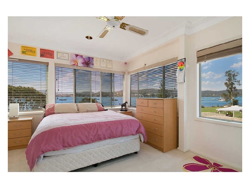 9 Bayside Drive, Green Point NSW 2251