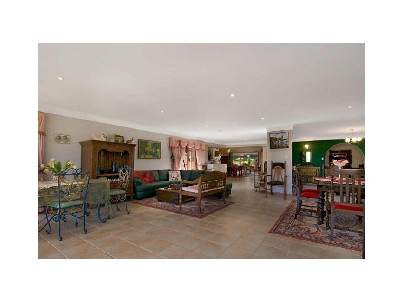 13 Country View Close, Picketts Valley NSW 2251