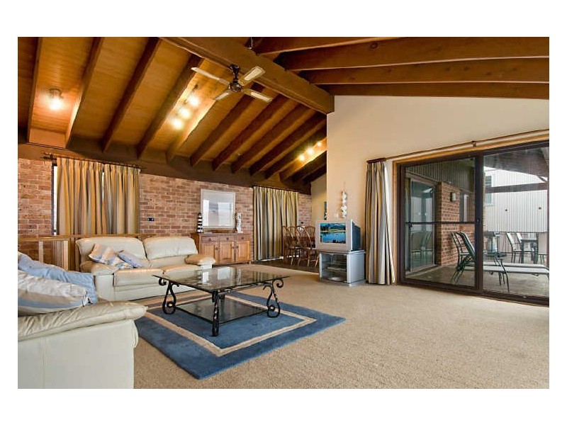 116 Avoca Drive, Avoca Beach NSW 2251