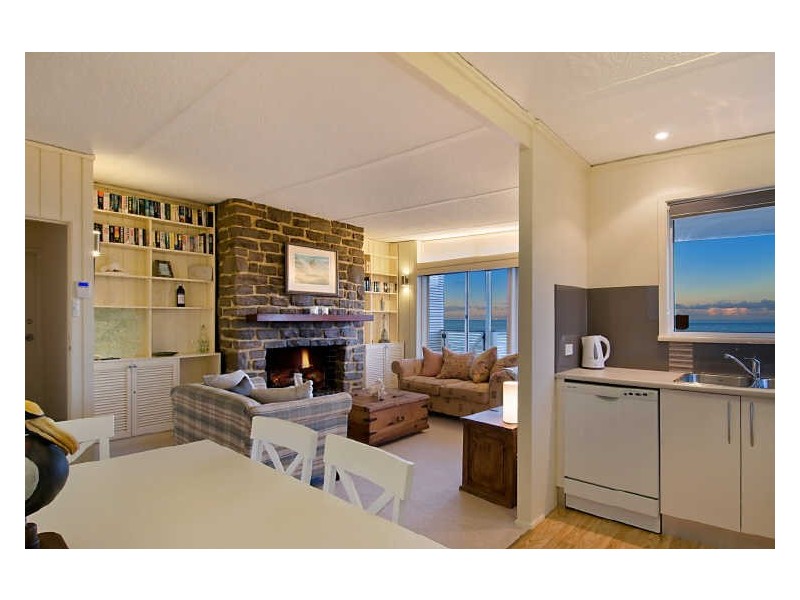 2/48 Lake Street, North Avoca NSW 2260