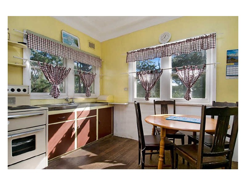 64a The Round Drive, Avoca Beach NSW 2251