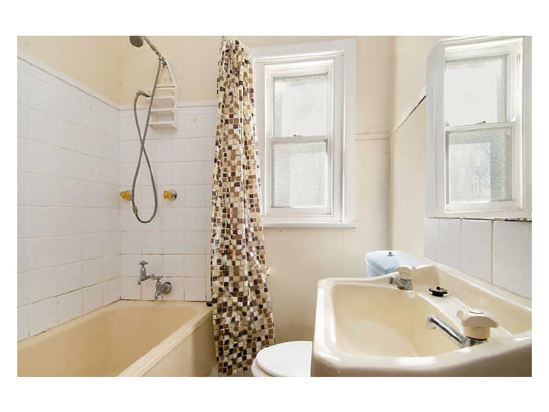 64a The Round Drive, Avoca Beach NSW 2251