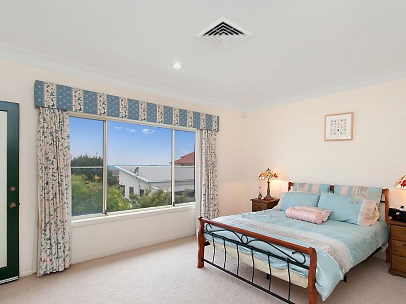 88 Bay Road, Blue Bay NSW 2261