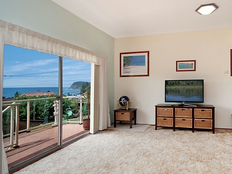 27 Fiesta Crescent, Copacabana NSW 2251