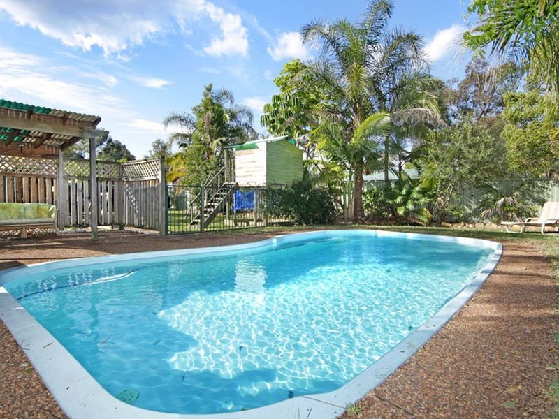 14 Panorama Pde, Berkeley Vale NSW 2261