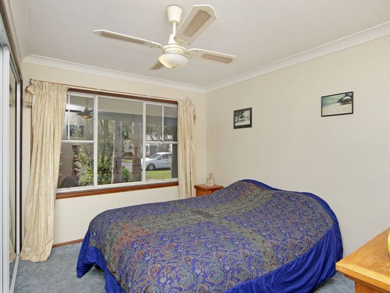 14 Panorama Pde, Berkeley Vale NSW 2261