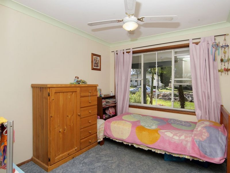 14 Panorama Pde, Berkeley Vale NSW 2261