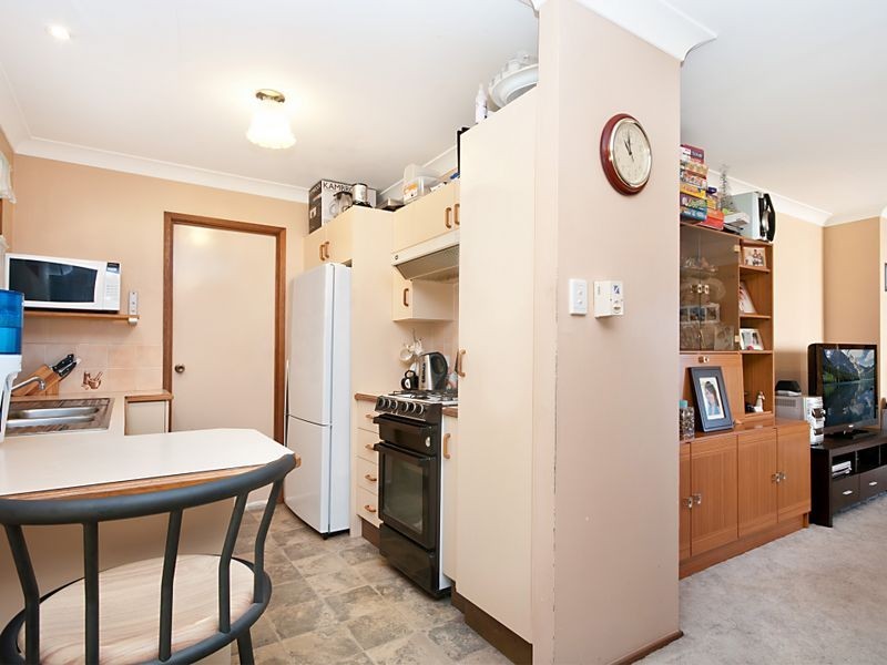 2 Molly Close, Bateau Bay NSW 2261