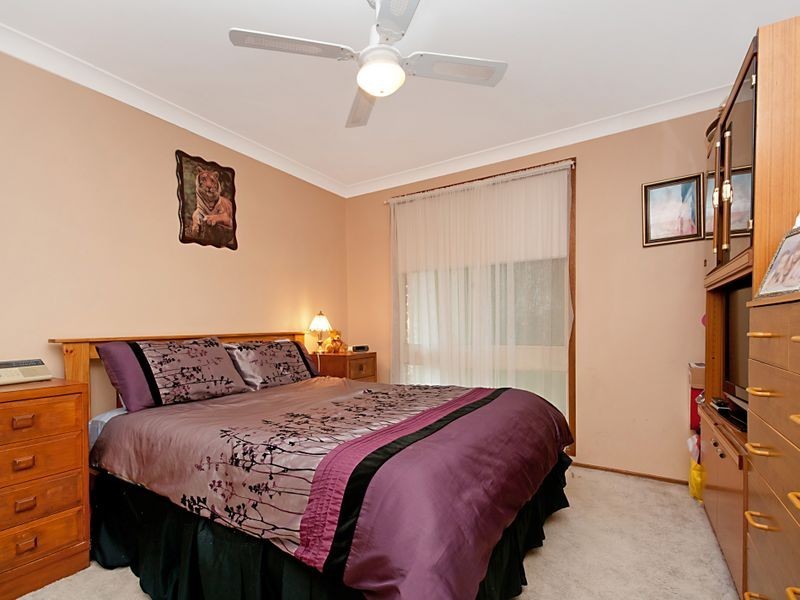 2 Molly Close, Bateau Bay NSW 2261
