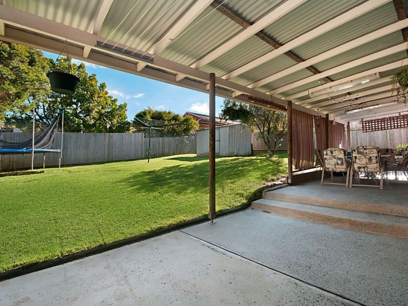 2 Molly Close, Bateau Bay NSW 2261