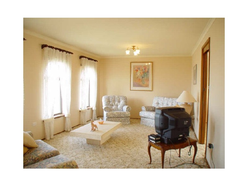 55 Circulo Drive, Copacabana NSW 2251