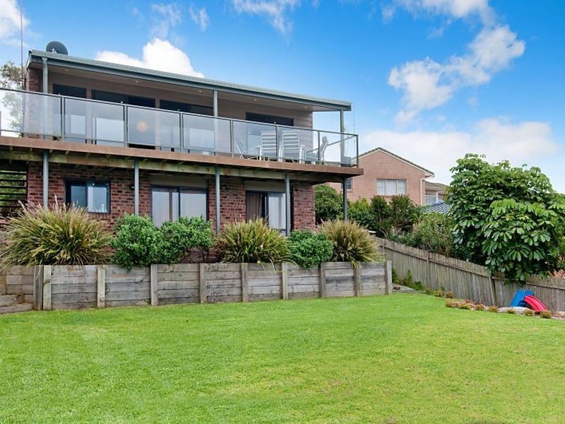 2 Circulo Drive, Copacabana NSW 2251