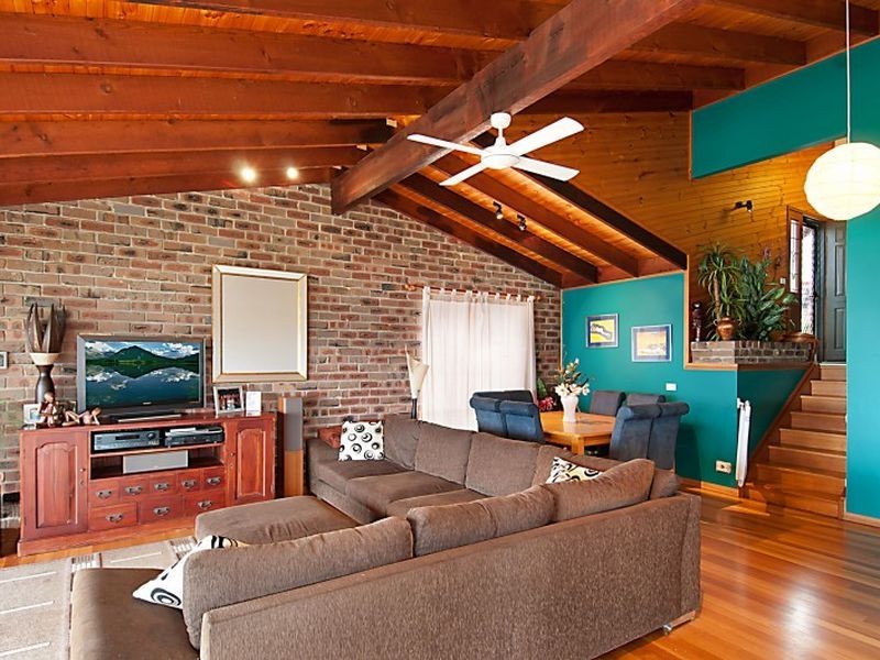 2 Circulo Drive, Copacabana NSW 2251