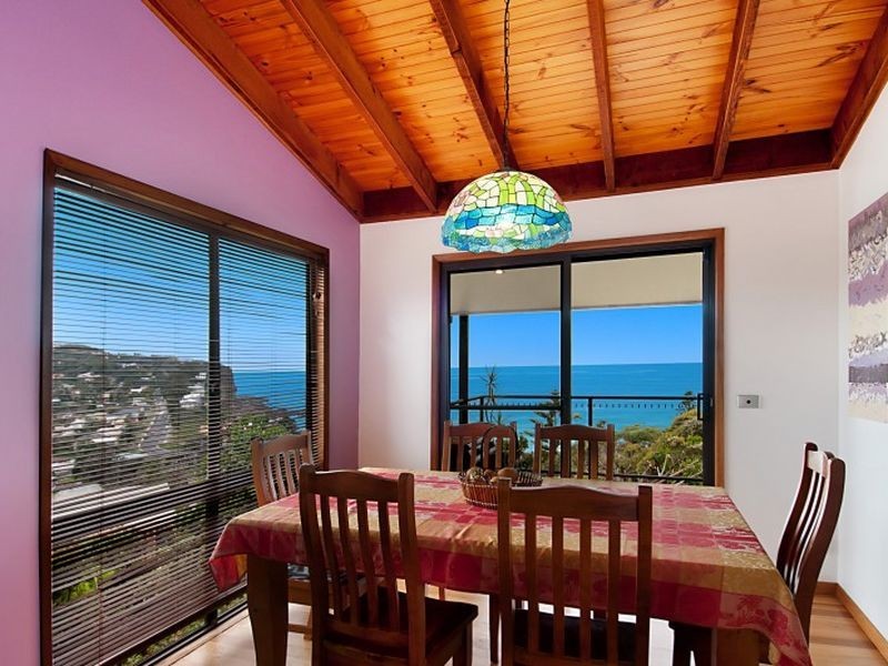 2 Circulo Drive, Copacabana NSW 2251