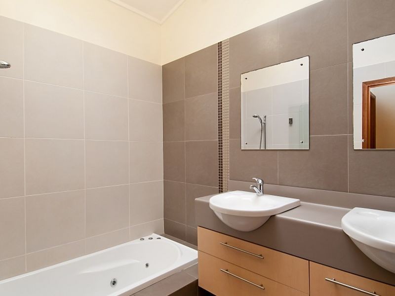 2 Circulo Drive, Copacabana NSW 2251