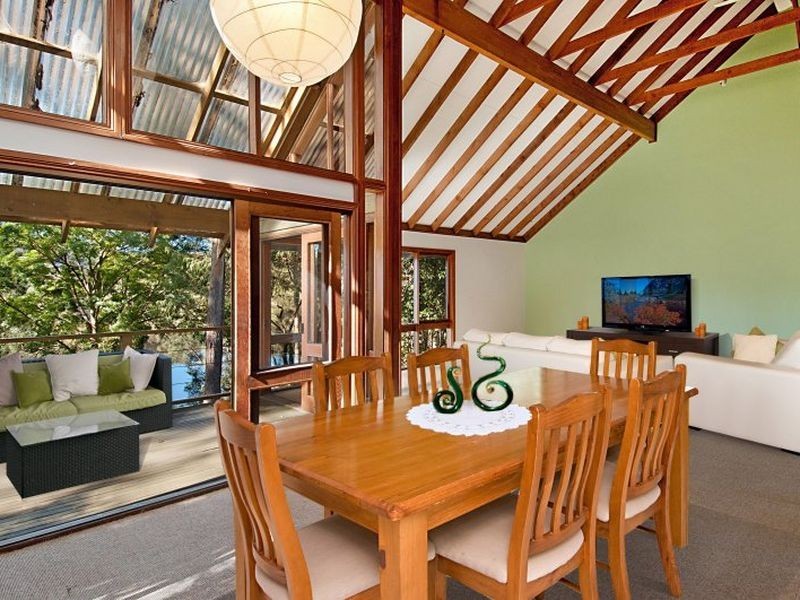 247 The Round Drive, Avoca Beach NSW 2251